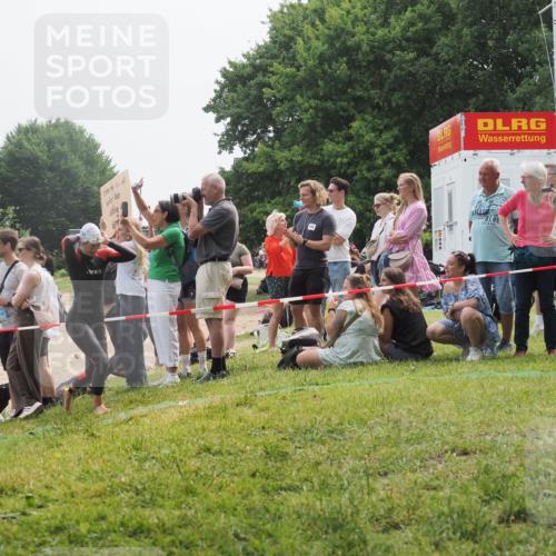 15.06.2025 - 27. Vierlanden-Triathlon KatJ http://msf.ph/oto/8032703 15.06.2025 11:14:04 Schwimmen 800, 920 meine-sportfotos.de