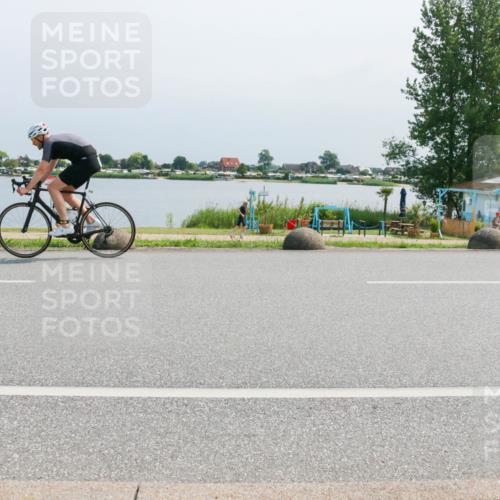 21.06.2025 - 27. Vierlanden-Triathlon H.Heesch http://msf.ph/oto/8032750 15.06.2025 11:38:51 Radfahren 744 meine-sportfotos.de