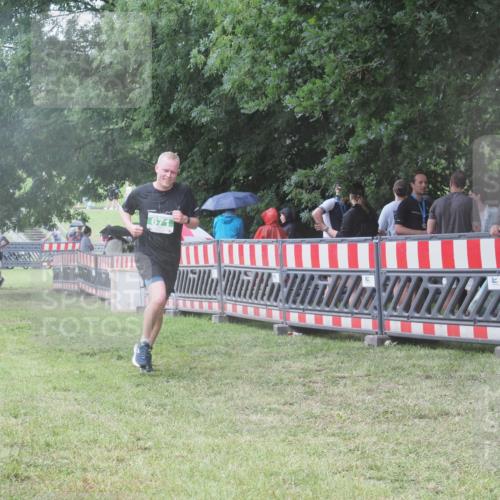 21.06.2025 - 27. Vierlanden-Triathlon KatJ http://msf.ph/oto/8032769 15.06.2025 13:43:49 Ziel 655, 671 meine-sportfotos.de