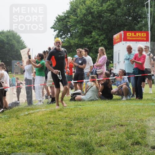 15.06.2025 - 27. Vierlanden-Triathlon KatJ http://msf.ph/oto/8032779 15.06.2025 11:14:08 Schwimmen 800, 904, 920, 952 meine-sportfotos.de