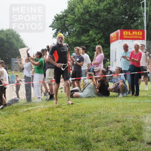 15.06.2025 - 27. Vierlanden-Triathlon KatJ http://msf.ph/oto/8032781 15.06.2025 11:14:08 Schwimmen 800, 904, 920, 952 meine-sportfotos.de