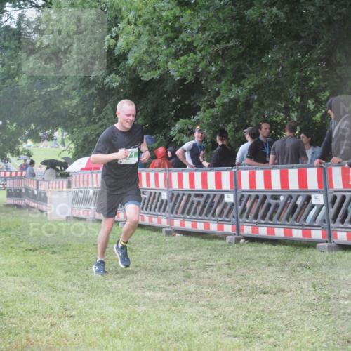 21.06.2025 - 27. Vierlanden-Triathlon KatJ http://msf.ph/oto/8032785 15.06.2025 13:43:49 Ziel 655, 671 meine-sportfotos.de