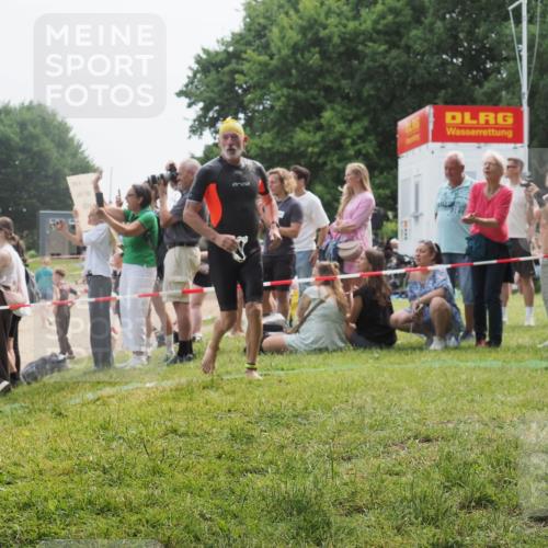15.06.2025 - 27. Vierlanden-Triathlon KatJ http://msf.ph/oto/8032786 15.06.2025 11:14:09 Schwimmen 800, 904, 920, 952, 962 meine-sportfotos.de
