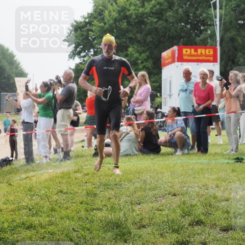 15.06.2025 - 27. Vierlanden-Triathlon KatJ http://msf.ph/oto/8032797 15.06.2025 11:14:09 Schwimmen 800, 904, 920, 952, 962 meine-sportfotos.de