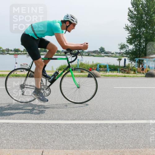 21.06.2025 - 27. Vierlanden-Triathlon H.Heesch http://msf.ph/oto/8032801 15.06.2025 11:39:08 Radfahren 643, 733 meine-sportfotos.de