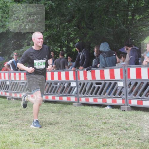 21.06.2025 - 27. Vierlanden-Triathlon KatJ http://msf.ph/oto/8032810 15.06.2025 13:43:50 Ziel 655, 671 meine-sportfotos.de