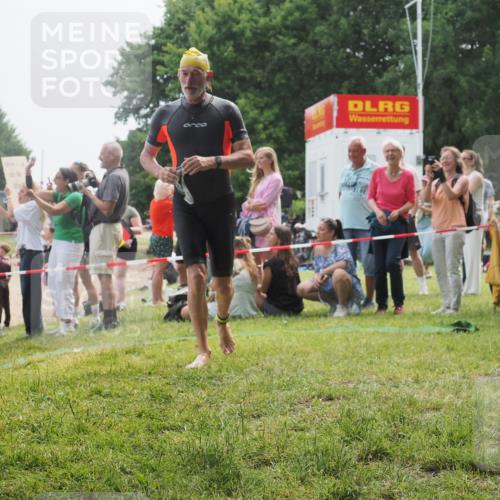 15.06.2025 - 27. Vierlanden-Triathlon KatJ http://msf.ph/oto/8032814 15.06.2025 11:14:10 Schwimmen 800, 904, 920, 952, 962 meine-sportfotos.de