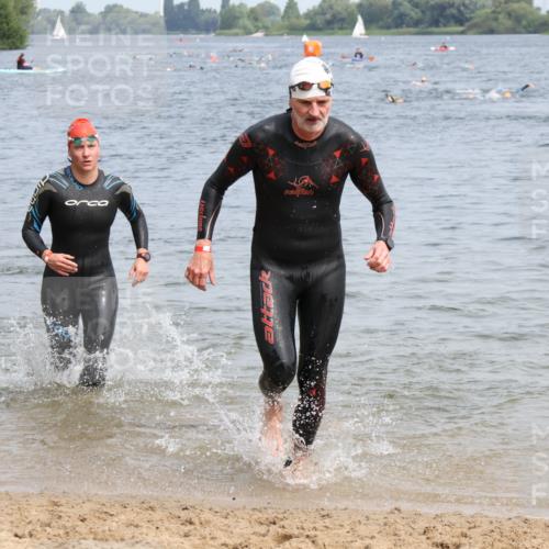 15.06.2025 - 27. Vierlanden-Triathlon Lena Gebhardt http://msf.ph/oto/8032833 15.06.2025 11:15:52 Schwimmen 919, 946, 951, 960, 963 meine-sportfotos.de