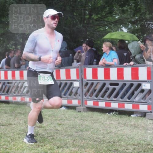 21.06.2025 - 27. Vierlanden-Triathlon KatJ http://msf.ph/oto/8032844 15.06.2025 13:43:57 Ziel 655 meine-sportfotos.de