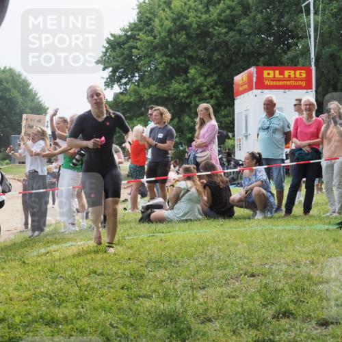 15.06.2025 - 27. Vierlanden-Triathlon KatJ http://msf.ph/oto/8032847 15.06.2025 11:14:12 Schwimmen 800, 904, 920, 952, 962 meine-sportfotos.de