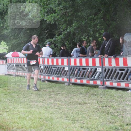 21.06.2025 - 27. Vierlanden-Triathlon KatJ http://msf.ph/oto/8032855 15.06.2025 13:44:05 Ziel 34, 1142 meine-sportfotos.de