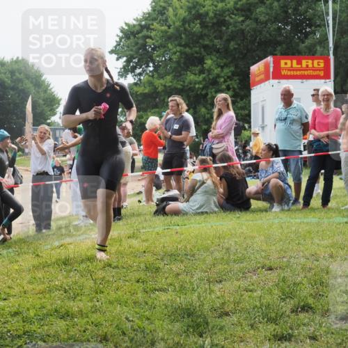 15.06.2025 - 27. Vierlanden-Triathlon KatJ http://msf.ph/oto/8032860 15.06.2025 11:14:13 Schwimmen 800, 804, 904, 920, 952, 962 meine-sportfotos.de