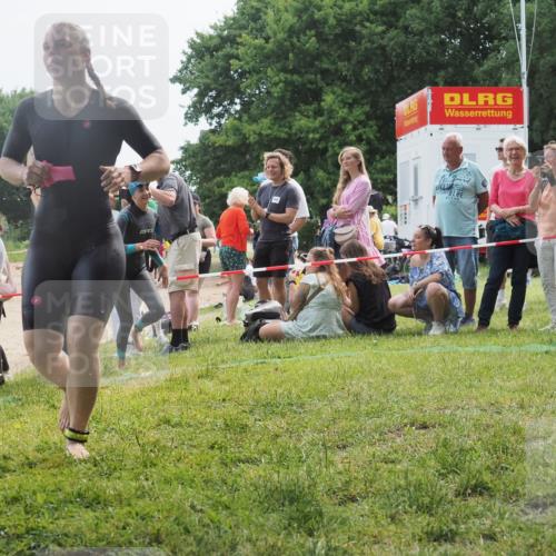 15.06.2025 - 27. Vierlanden-Triathlon KatJ http://msf.ph/oto/8032869 15.06.2025 11:14:13 Schwimmen 800, 804, 904, 920, 952, 962 meine-sportfotos.de