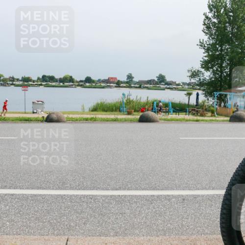 21.06.2025 - 27. Vierlanden-Triathlon H.Heesch http://msf.ph/oto/8032872 15.06.2025 11:39:29 Radfahren 822 meine-sportfotos.de