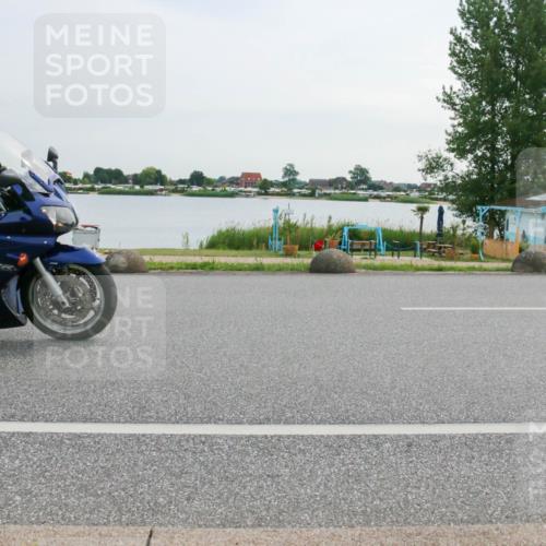 15.06.2025 - 27. Vierlanden-Triathlon H.Heesch http://msf.ph/oto/8032883 15.06.2025 10:40:39 Radfahren 9, 253, 309, 341 meine-sportfotos.de