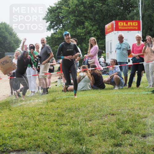 15.06.2025 - 27. Vierlanden-Triathlon KatJ http://msf.ph/oto/8032900 15.06.2025 11:14:14 Schwimmen 800, 804, 904, 920, 952, 962 meine-sportfotos.de