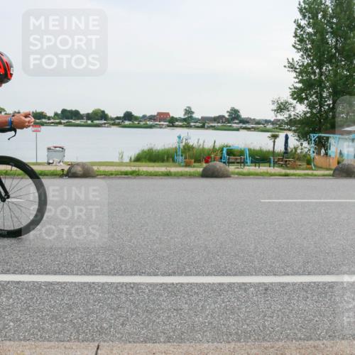 15.06.2025 - 27. Vierlanden-Triathlon H.Heesch http://msf.ph/oto/8032926 15.06.2025 10:40:49 Radfahren 193, 556 meine-sportfotos.de