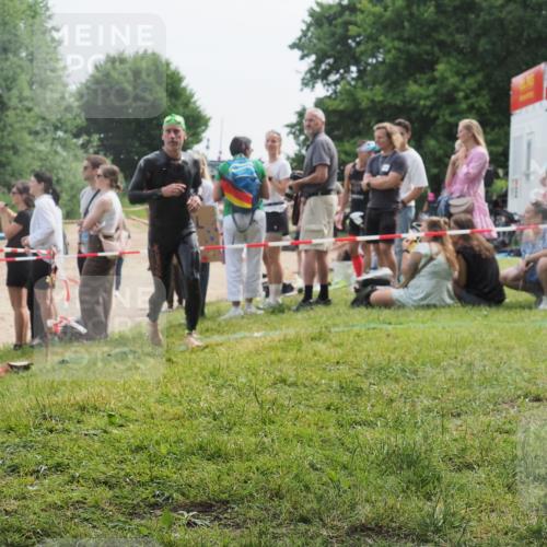 15.06.2025 - 27. Vierlanden-Triathlon KatJ http://msf.ph/oto/8032945 15.06.2025 11:14:20 Schwimmen 804, 904, 952, 962 meine-sportfotos.de