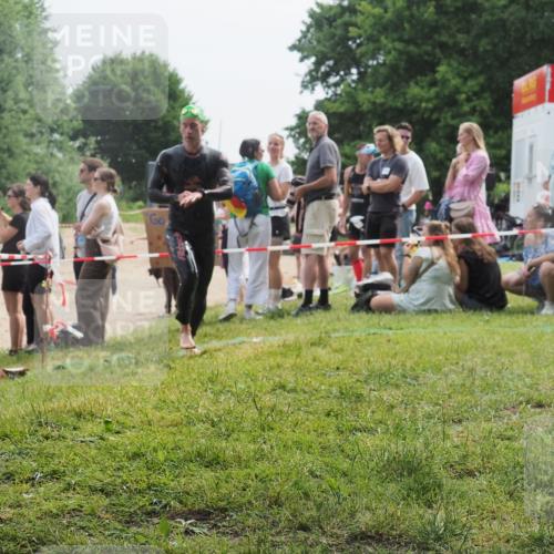 15.06.2025 - 27. Vierlanden-Triathlon KatJ http://msf.ph/oto/8032954 15.06.2025 11:14:20 Schwimmen 804, 904, 952, 962 meine-sportfotos.de