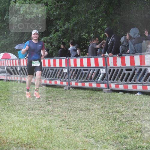 21.06.2025 - 27. Vierlanden-Triathlon KatJ http://msf.ph/oto/8032959 15.06.2025 13:44:21 Ziel 222, 750, 878 meine-sportfotos.de