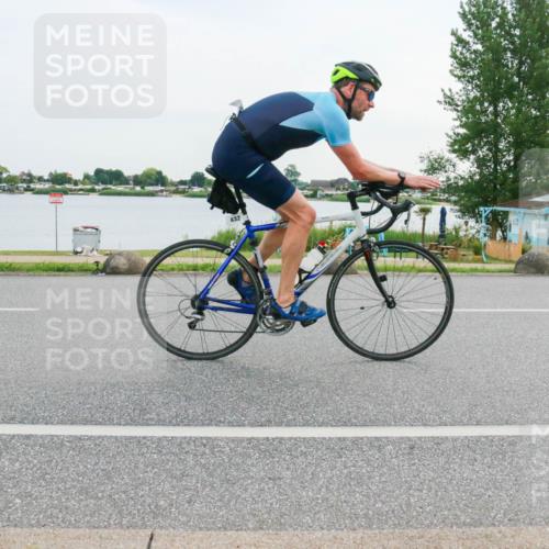 15.06.2025 - 27. Vierlanden-Triathlon H.Heesch http://msf.ph/oto/8032979 15.06.2025 10:41:06 Radfahren 275, 289, 432, 1398 meine-sportfotos.de