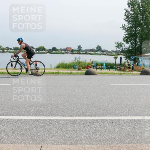 21.06.2025 - 27. Vierlanden-Triathlon H.Heesch http://msf.ph/oto/8033074 15.06.2025 11:39:46 Radfahren 692, 918 meine-sportfotos.de