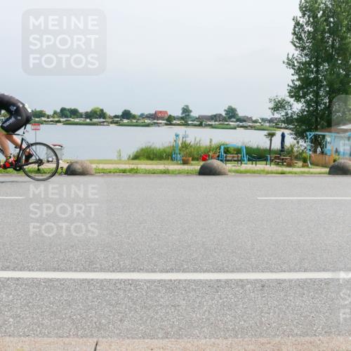 21.06.2025 - 27. Vierlanden-Triathlon H.Heesch http://msf.ph/oto/8033088 15.06.2025 11:39:55 Radfahren 711 meine-sportfotos.de