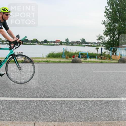 15.06.2025 - 27. Vierlanden-Triathlon H.Heesch http://msf.ph/oto/8033124 15.06.2025 10:41:28 Radfahren 229, 351, 453 meine-sportfotos.de