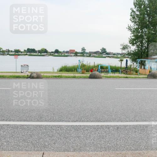15.06.2025 - 27. Vierlanden-Triathlon H.Heesch http://msf.ph/oto/8033136 15.06.2025 10:41:29 Radfahren 229, 351, 453 meine-sportfotos.de