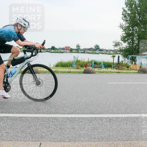15.06.2025 - 27. Vierlanden-Triathlon H.Heesch http://msf.ph/oto/8033142 15.06.2025 10:41:29 Radfahren 229, 351, 453 meine-sportfotos.de