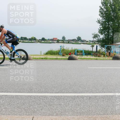 21.06.2025 - 27. Vierlanden-Triathlon H.Heesch http://msf.ph/oto/8033154 15.06.2025 11:40:02 Radfahren 654, 685, 743 meine-sportfotos.de