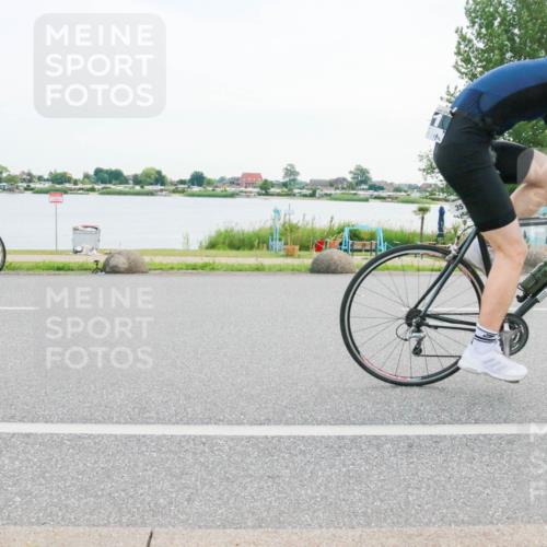 15.06.2025 - 27. Vierlanden-Triathlon H.Heesch http://msf.ph/oto/8033163 15.06.2025 10:41:32 Radfahren 106, 127, 198, 229, 351, 436 meine-sportfotos.de