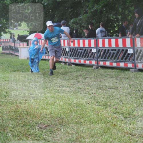 21.06.2025 - 27. Vierlanden-Triathlon KatJ http://msf.ph/oto/8033181 15.06.2025 13:44:38 Ziel 45, 960, 1141 meine-sportfotos.de