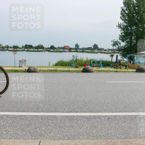 21.06.2025 - 27. Vierlanden-Triathlon H.Heesch http://msf.ph/oto/8033182 15.06.2025 11:40:03 Radfahren 654, 685, 743 meine-sportfotos.de