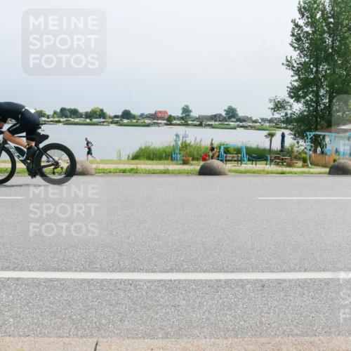 21.06.2025 - 27. Vierlanden-Triathlon H.Heesch http://msf.ph/oto/8033197 15.06.2025 11:40:08 Radfahren 685, 774 meine-sportfotos.de