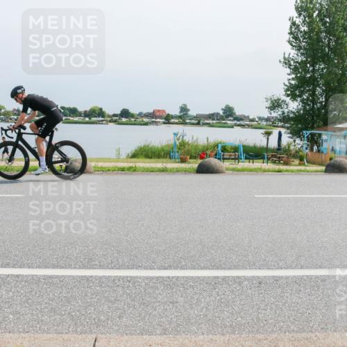 21.06.2025 - 27. Vierlanden-Triathlon H.Heesch http://msf.ph/oto/8033219 15.06.2025 11:40:13 Radfahren 662, 774, 869 meine-sportfotos.de