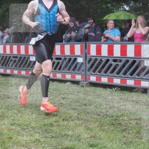 21.06.2025 - 27. Vierlanden-Triathlon KatJ http://msf.ph/oto/8033287 15.06.2025 13:44:46 Ziel 82, 1141 meine-sportfotos.de