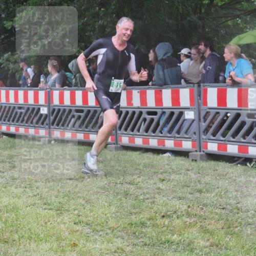 21.06.2025 - 27. Vierlanden-Triathlon KatJ http://msf.ph/oto/8033360 15.06.2025 13:45:03 Ziel 811, 881, 930, 956, 1114 meine-sportfotos.de