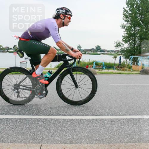 15.06.2025 - 27. Vierlanden-Triathlon H.Heesch http://msf.ph/oto/8033425 15.06.2025 10:41:39 Radfahren 22, 106, 109, 127, 142, 172, 436 meine-sportfotos.de