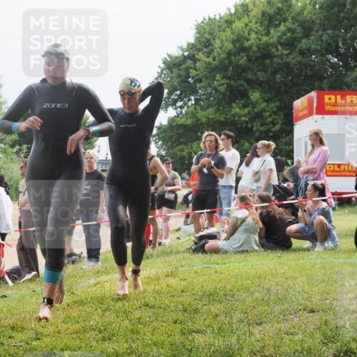 15.06.2025 - 27. Vierlanden-Triathlon KatJ http://msf.ph/oto/8033430 15.06.2025 11:15:53 Schwimmen 881, 919, 946, 951, 960, 963 meine-sportfotos.de