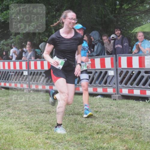 21.06.2025 - 27. Vierlanden-Triathlon KatJ http://msf.ph/oto/8033431 15.06.2025 13:45:09 Ziel 849, 881, 930, 956 meine-sportfotos.de