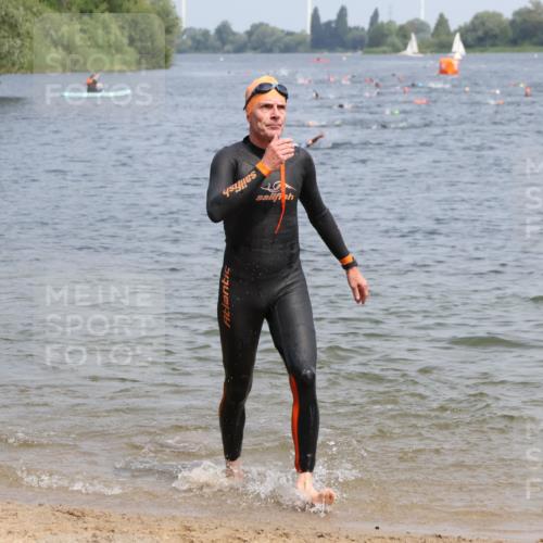 21.06.2025 - 27. Vierlanden-Triathlon Lena Gebhardt http://msf.ph/oto/8033436 15.06.2025 11:17:28 Schwimmen 849, 911, 973 meine-sportfotos.de