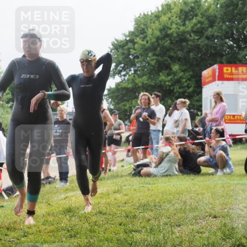 15.06.2025 - 27. Vierlanden-Triathlon KatJ http://msf.ph/oto/8033437 15.06.2025 11:15:53 Schwimmen 881, 919, 946, 951, 960, 963 meine-sportfotos.de