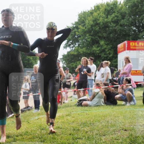15.06.2025 - 27. Vierlanden-Triathlon KatJ http://msf.ph/oto/8033445 15.06.2025 11:15:53 Schwimmen 881, 919, 946, 951, 960, 963 meine-sportfotos.de