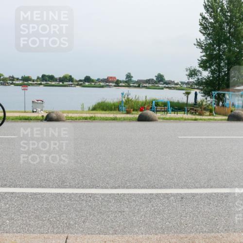 21.06.2025 - 27. Vierlanden-Triathlon H.Heesch http://msf.ph/oto/8033468 15.06.2025 11:40:28 Radfahren 647, 694, 707, 710, 740 meine-sportfotos.de