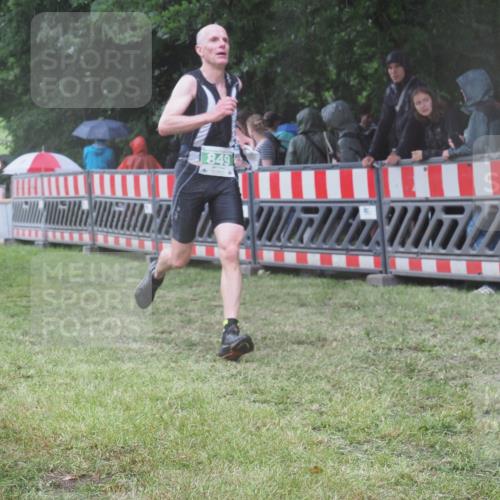 21.06.2025 - 27. Vierlanden-Triathlon KatJ http://msf.ph/oto/8033481 15.06.2025 13:45:14 Ziel 849, 1127 meine-sportfotos.de