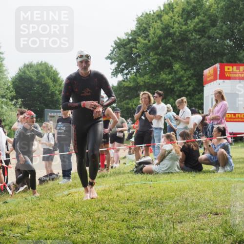 15.06.2025 - 27. Vierlanden-Triathlon KatJ http://msf.ph/oto/8033499 15.06.2025 11:15:59 Schwimmen 919, 946, 951, 963 meine-sportfotos.de