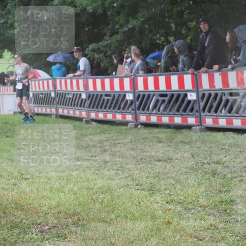 21.06.2025 - 27. Vierlanden-Triathlon KatJ http://msf.ph/oto/8033501 15.06.2025 13:45:19 Ziel 1127 meine-sportfotos.de