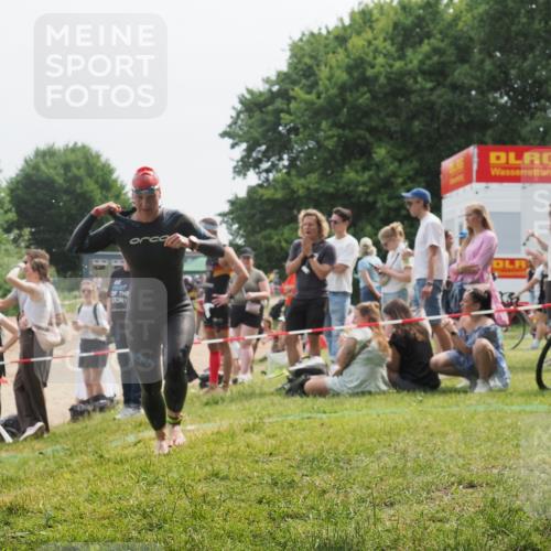 15.06.2025 - 27. Vierlanden-Triathlon KatJ http://msf.ph/oto/8033512 15.06.2025 11:16:00 Schwimmen 792, 919, 946, 951, 963 meine-sportfotos.de