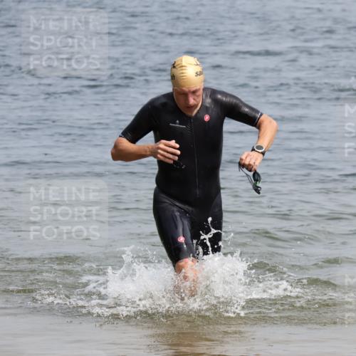 21.06.2025 - 27. Vierlanden-Triathlon Lena Gebhardt http://msf.ph/oto/8033524 15.06.2025 11:18:03 Schwimmen 834 meine-sportfotos.de